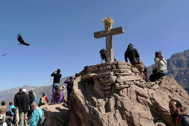 Caminata dentro del Cañón del Colca 2 DÍAS con comidas en Arequipa