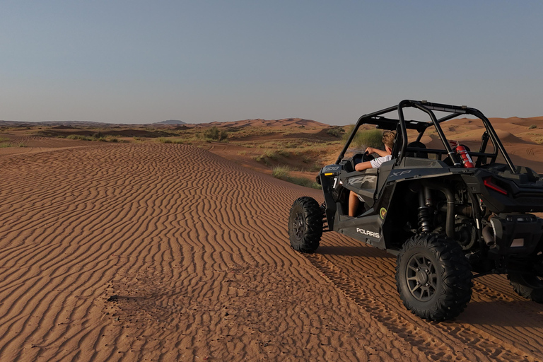 Dubai: Duin Buggy Safari en kamelenrit met vervoer2-zits met gedeelde vervoersservice