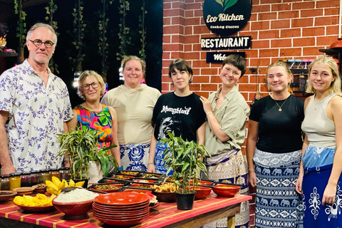 Sigiriya: Village Cooking Class with Local Family