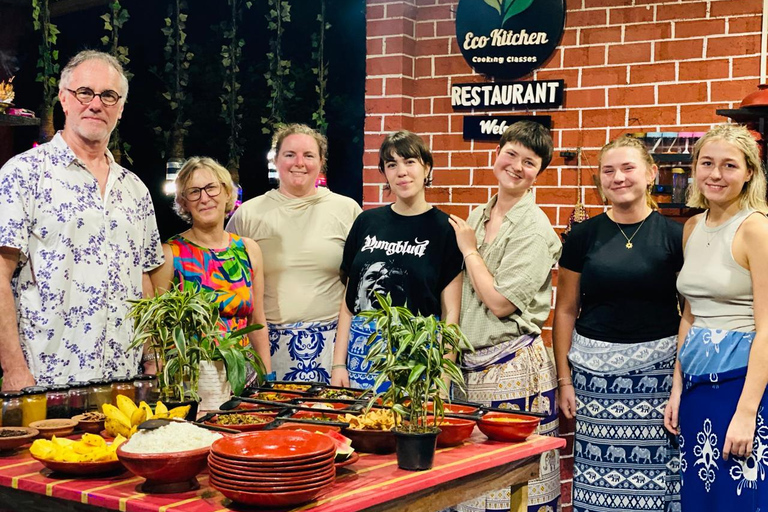Sigiriya: Village Cooking Class with Local Family