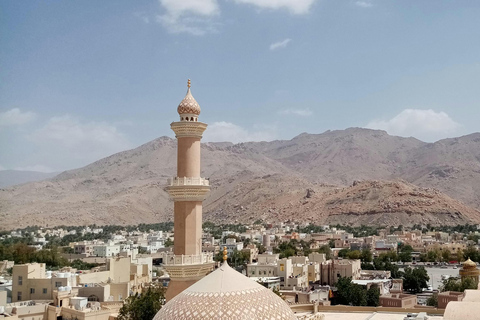 Całodniowa wycieczka do Nizwa Souq, Castle &amp; Fort, Barakat Al Mouz