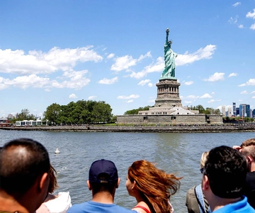 NYC: Statue of Liberty and Ellis Island Tour with Ferry