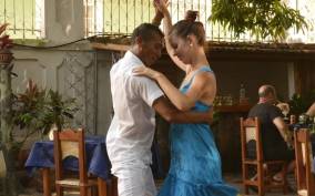 Santo Domingo: Bachata or Salsa Dance Classes