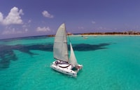 Isla Mujeres, Catamaran Tour with Open Bar & Optional Lunch - Hizvo
