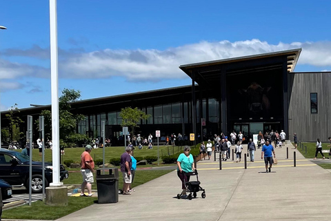 جولة مشاهدة حيتان إلى خليج ديبو وشاطئ كانون وتيلاموك