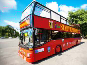 Leipzig: Hop-On/Hop-Off-Bustour mit Stadtrundgang Leipzig: Hop-On/Hop-Off-Bustour mit Stadtrundgang
