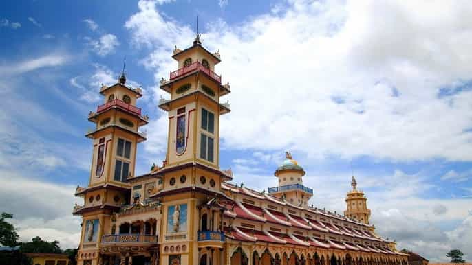 cao Đài temple and củ chi tunnels fullday tour