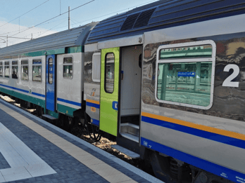 Reggio Di Calabria: Trein van/naar vliegveld