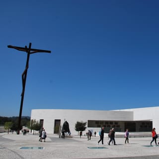 Fatima and Moeda Caves from Lisbon