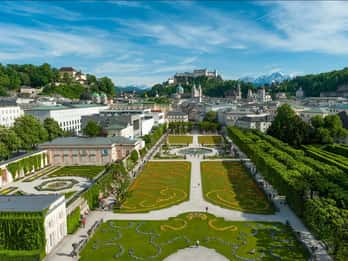 From Vienna: Salzburg and Alpine Lakes Full-Day Trip