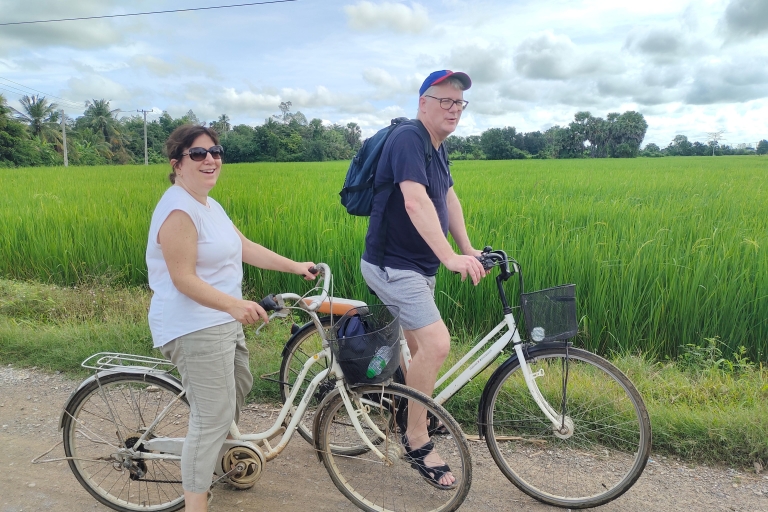 Radfahren im Dorf und auf dem Land mit lokalem AbendessenOdambang Dorf Fahrradtour und Abendessen mit Einheimischen