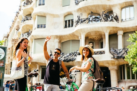 Barcelona: Private Gaudí Bike Tour met een lokalePrivé Gaudí-fietstocht met een lokaal