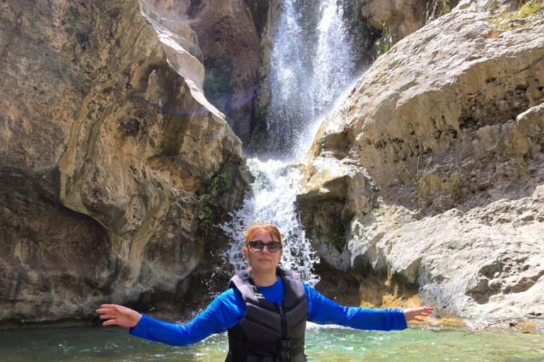 From Muscat: Guided Wadi Tiwi Hike, Romantic Cave & Sinkhole