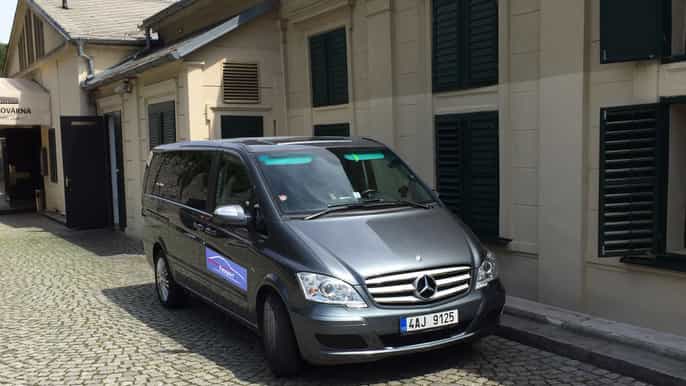 prague airport private transfer by minibus