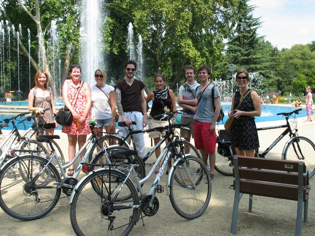 Tour pomeridiano in bicicletta ed e-bike a Budapest con bevanda estiva