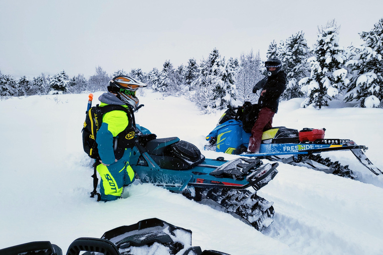 Sneeuwscootertocht vanuit Akureyri Solo rijderSneeuwscootertocht vanuit Akureyri 1 uur Solo rijder