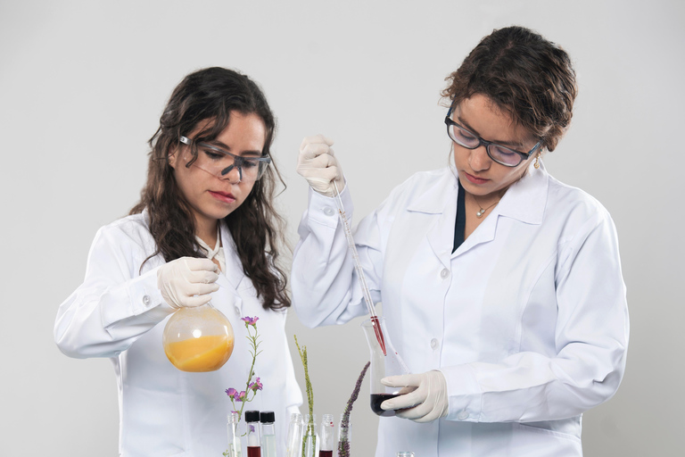 Arequipa: Natural Dye Lab Experience at CILQ