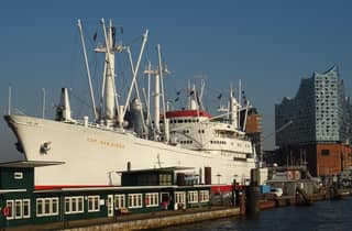 Kiel: Hamburg mit Hafenrundfahrt, Elbphilharmonie und persönlichem Guide