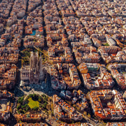 Tour privado en helicóptero de Barcelona y Montserrat