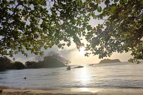 Paseo en 4 Islas paradisíacas de Portobelo conguía,salvavida