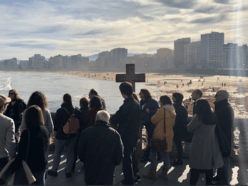 Xixón is famous! A tour 100% in Asturian to get to know our city.