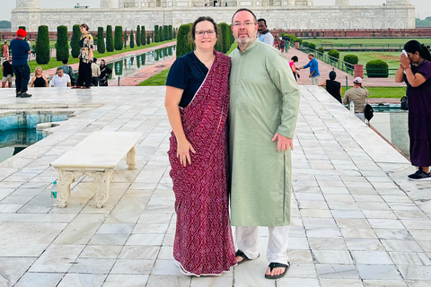 Delhi : excursion de 5 jours dans le Triangle d&#039;Or avec un guide germanophoneExcursion de 5 jours avec hébergement dans des hôtels 4 étoiles