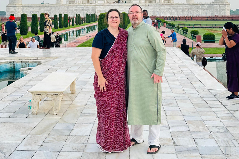 Delhi : excursion de 5 jours dans le Triangle d&#039;Or avec un guide germanophoneExcursion de 5 jours avec hébergement dans des hôtels 4 étoiles