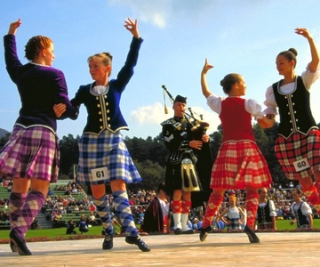 Scottish Highland Games Day Tour from Edinburgh