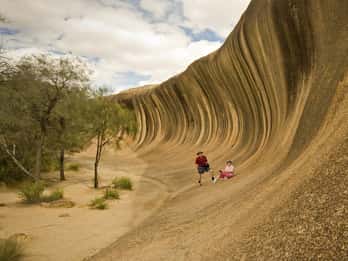 From Perth: Wave Rock and York Cultural Tour with a Guide
