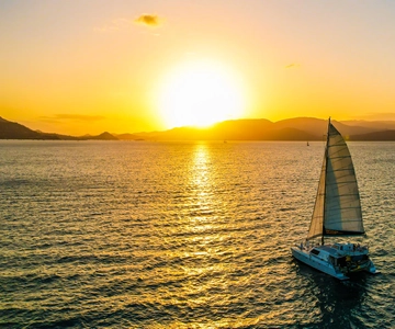 Airlie Beach: BYOB Sunset Sail in Style Catamaran Cruise