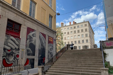 Lyon : Walking tour of the “Traboules” - Slopes Croix-Rousse Walking Tour in FRENCH