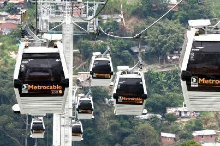 Medellin Stadt, Comuna 13 und Arvi Park Private Tour