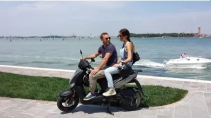 Venedig: Ganztägig Scooter mieten