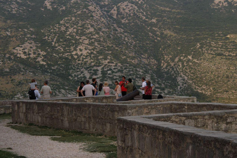 Split: Visita panorámica de la ciudad al atardecer en KlisExcursión nocturna al atardecer en Klis