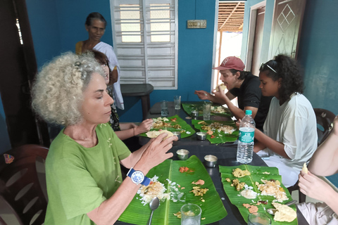 Cochin: excursión de día completo por los remansos con almuerzo y té por la tarde.Cochin: Excursión de día completo por los remansos con almuerzo y té por la tarde