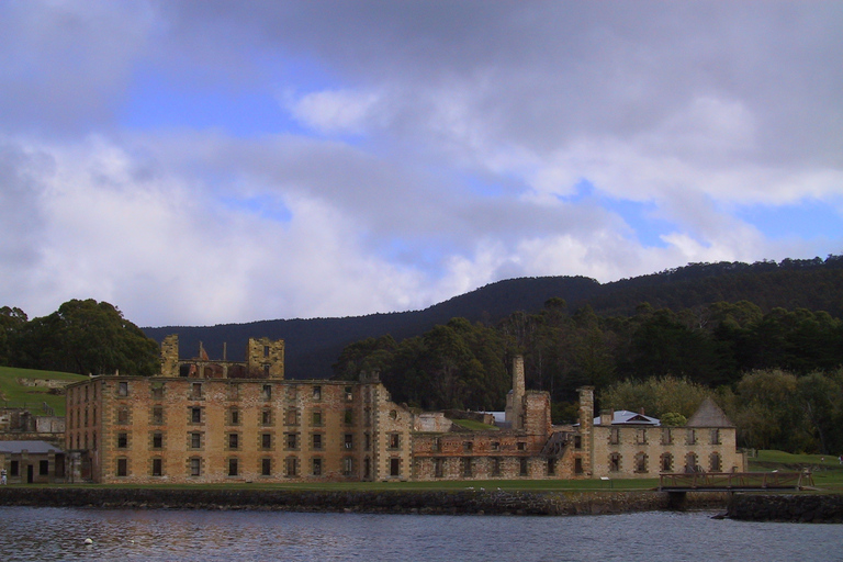 Port Arthur: Tour with Isle of the Dead Cruise