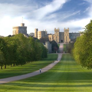 From London: Windsor Castle, Stonehenge, Lacock & Bath