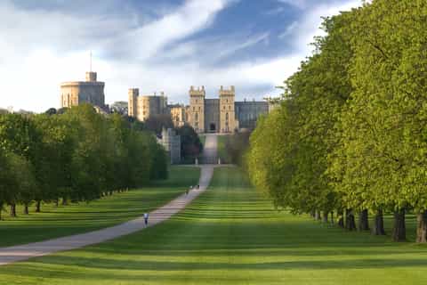 From London: Windsor Castle, Stonehenge, Lacock & Bath