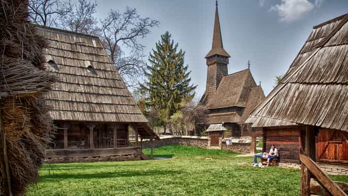 tradiciones en bucarest village museum y catas de vino