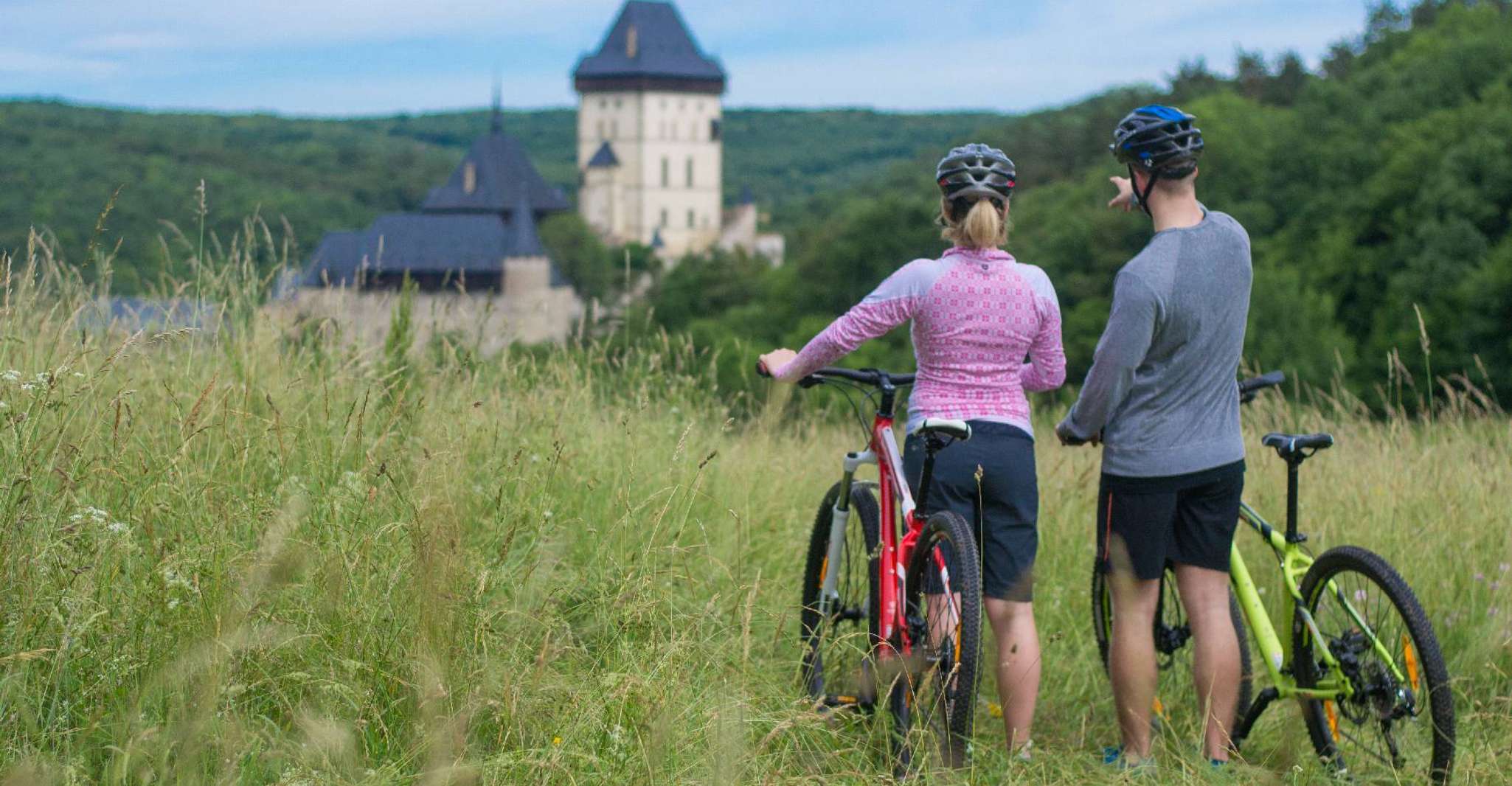 E-Bike Day Trip, Visit a Roman Castle and Taste Craft Beer - Housity