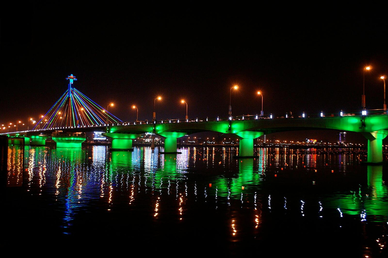 Da Nang: Tour gastronomico serale in motocicletta