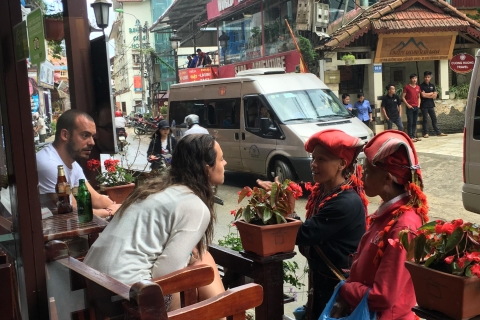 Hanoi: 2-daagse trek naar bergstammen van Sapa met de treinHanoi: gedeelde trek naar heuvelstammen van Sapa per trein
