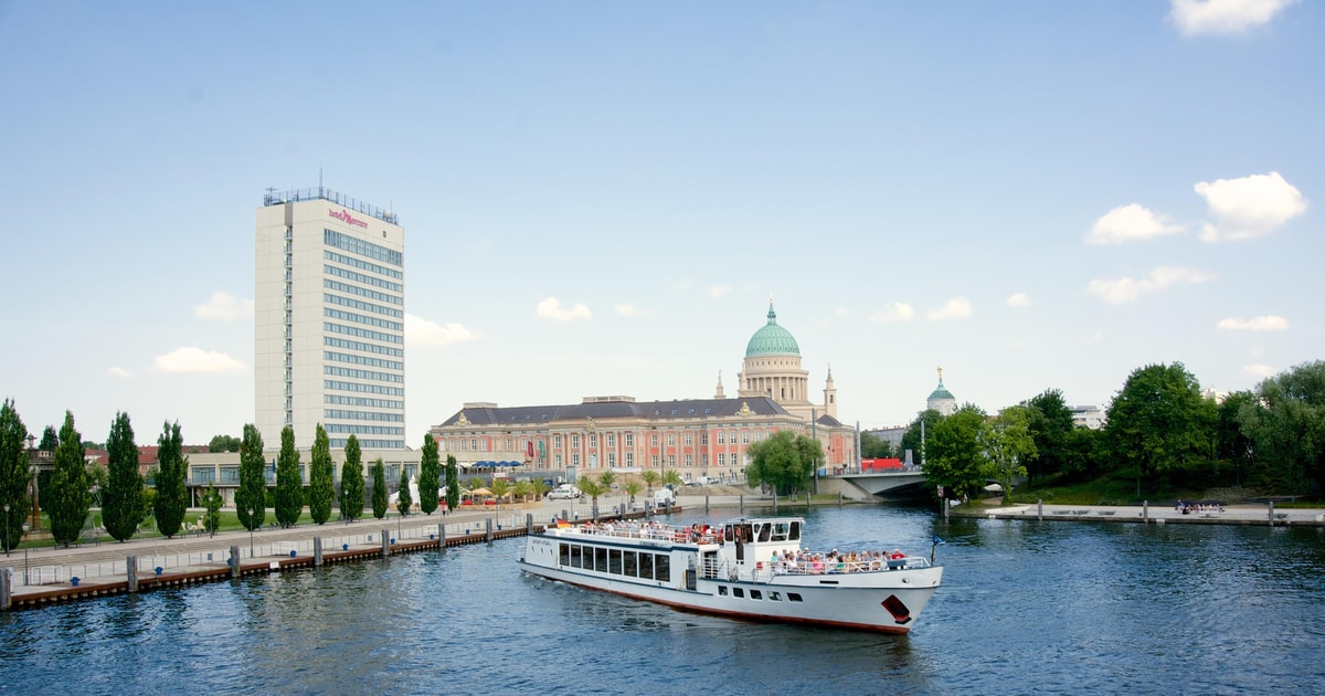 Potsdam rondvaart langs de paleizen GetYourGuide