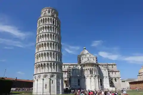 From Florence: Pisa, Lucca, and Carrara Marble Day Trip