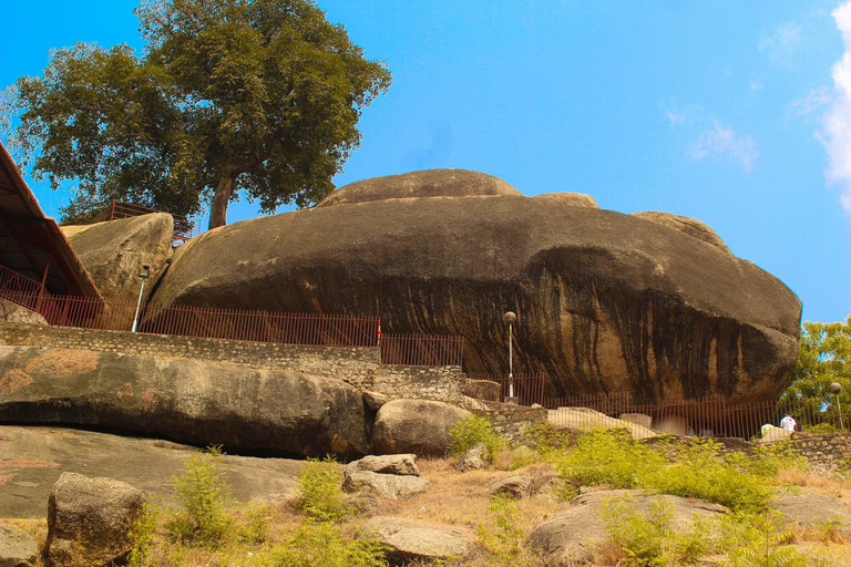 From Lagos: Abeokuta Olumo Rock Tour with Lunch and Train