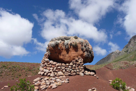 Sucre: Obispo Hill, Quila Quila, Petroglyphs & Hot Springs