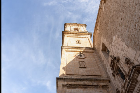 Descubre Bocairent: Viaje al Esplendor MedievalDesde Valencia: Excursión a Bocairent