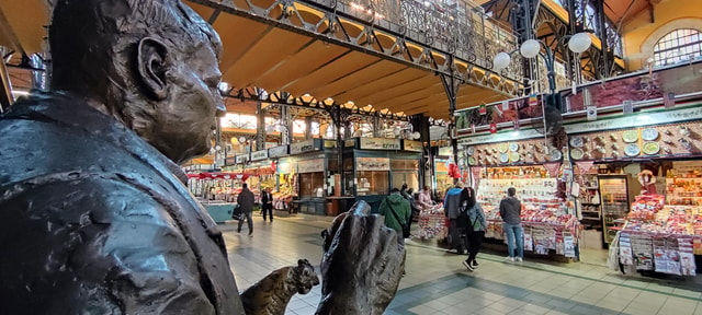 Budapest: Hungarian Cuisine in the Market Hall (german)