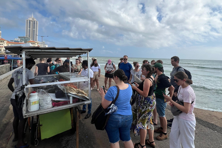 Colombo: Heritage Tuk Tuk Tour with Lunch & Local Guide
