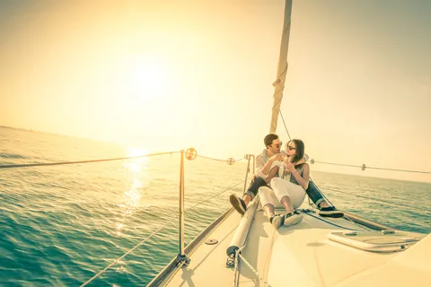 Lisboa: Tour privado en velero al atardecer con champán
